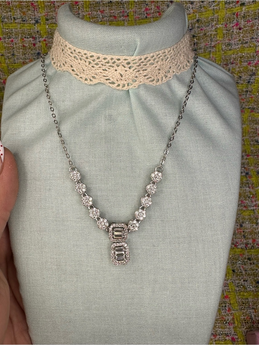 A great Moissanite diamond Silver Floral Crystal Pendant Necklace